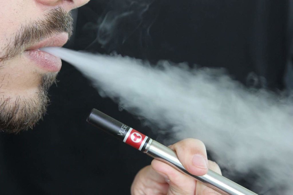 une cig a like ressemble à une cigarette
